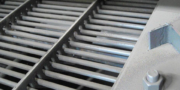 自傳形成離心力